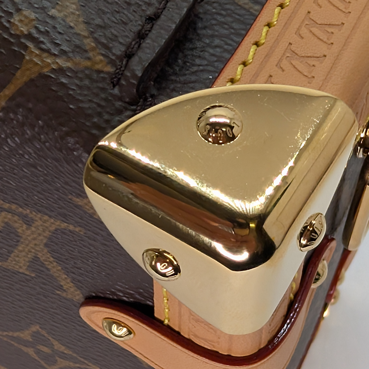 حقيبة لويس فويتون سايد ترانك MM Monogram