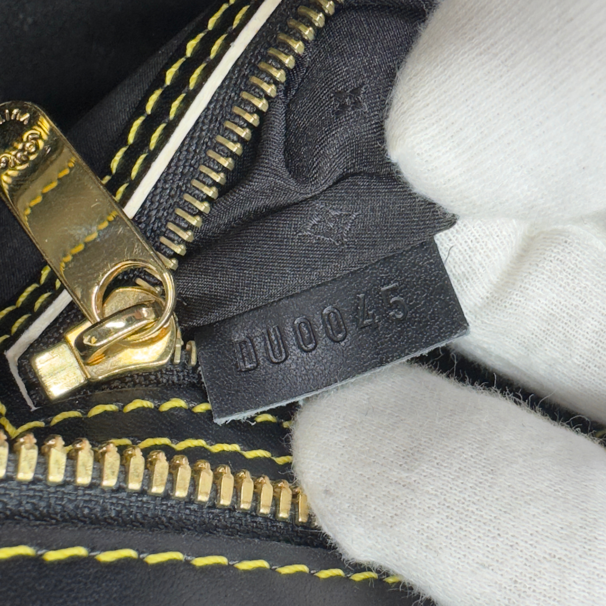 Louis Vuitton L'Epanoui PM Suhali Leather Black