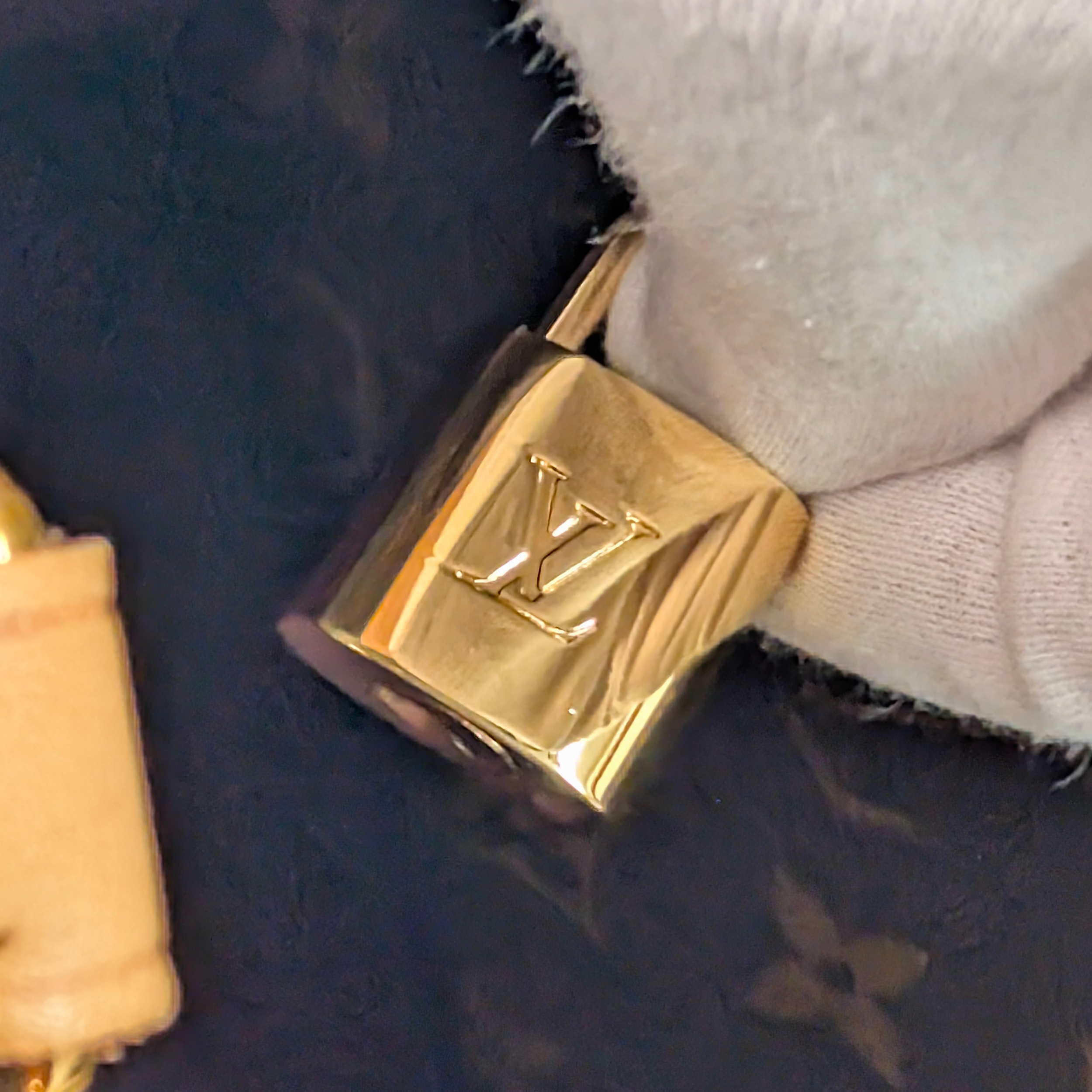 louis vuitton Montaigne BB Monogram Bag