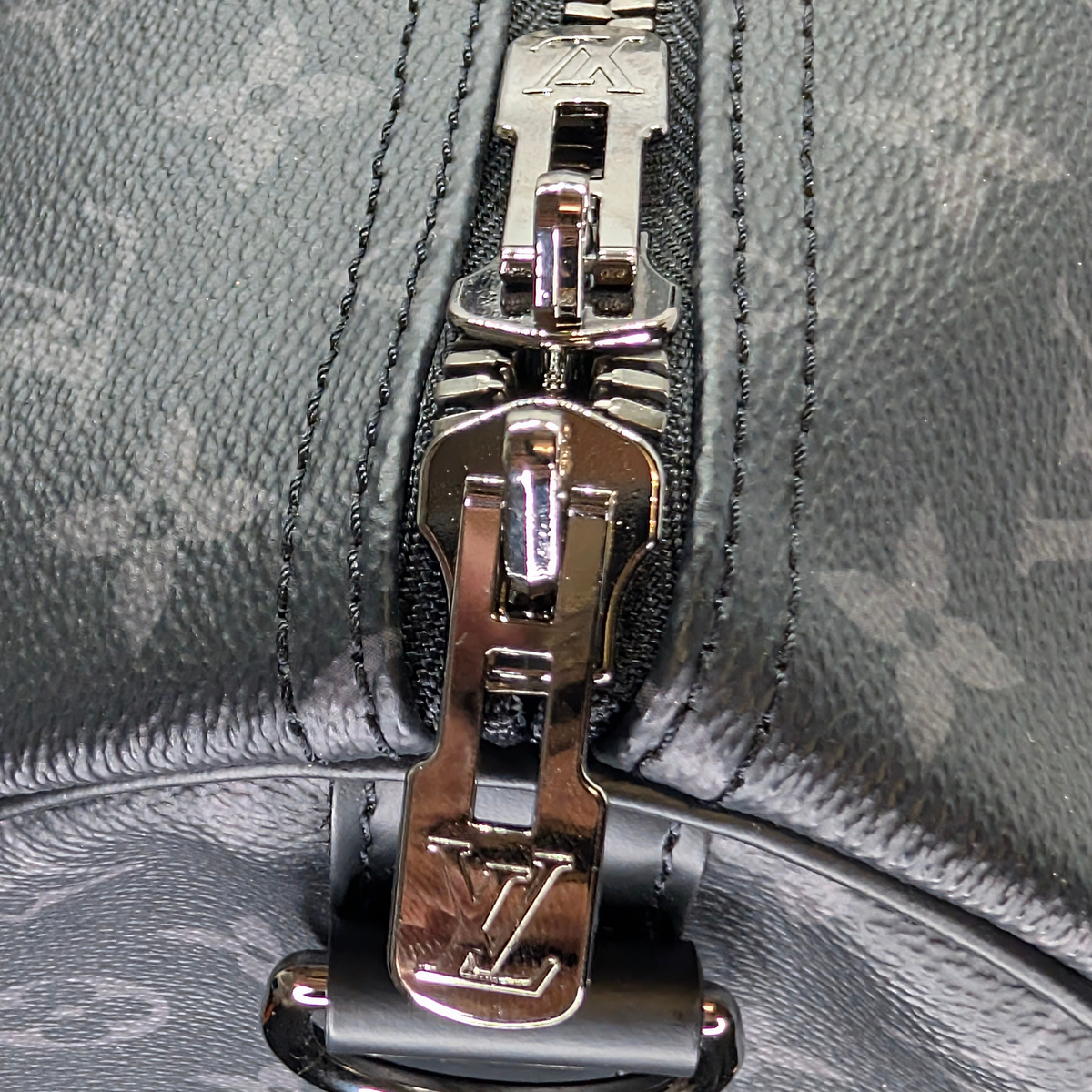 Louis Vuitton Keepall Bandoulière 55 Monogram Eclipse Charcoal Black