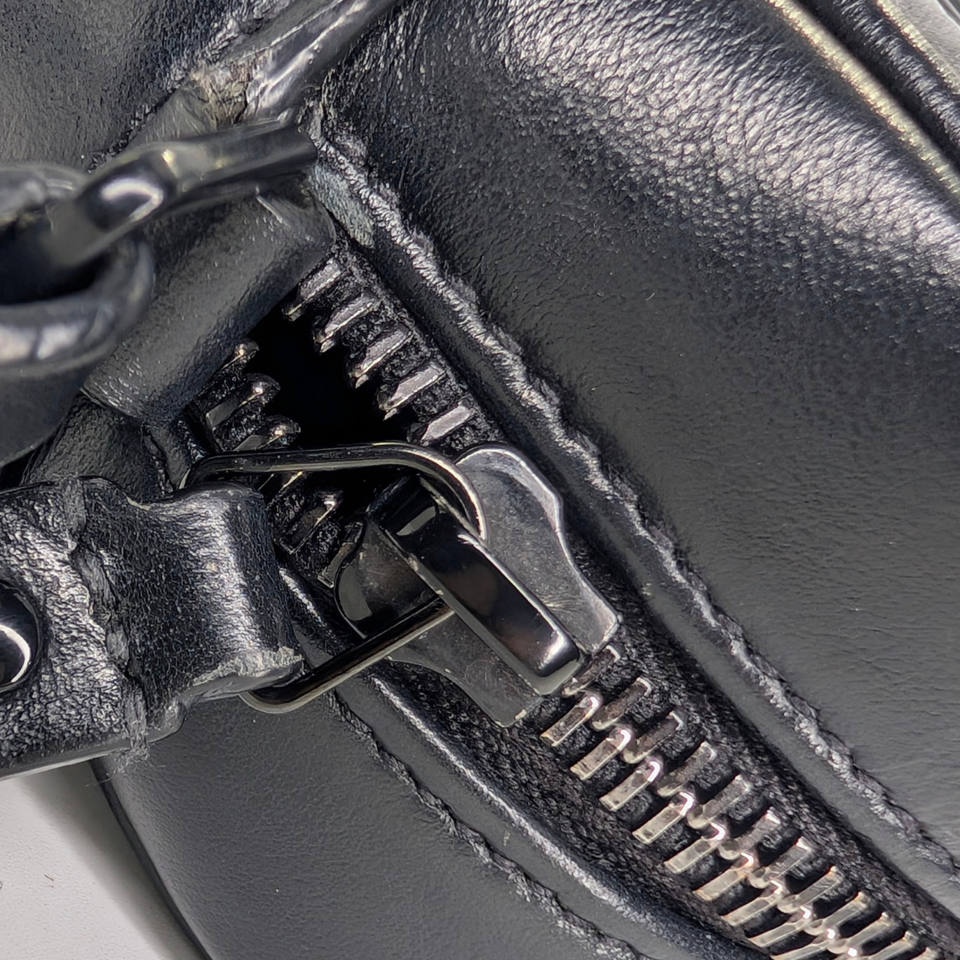 Saint Laurent Loulou Camera Bag Black