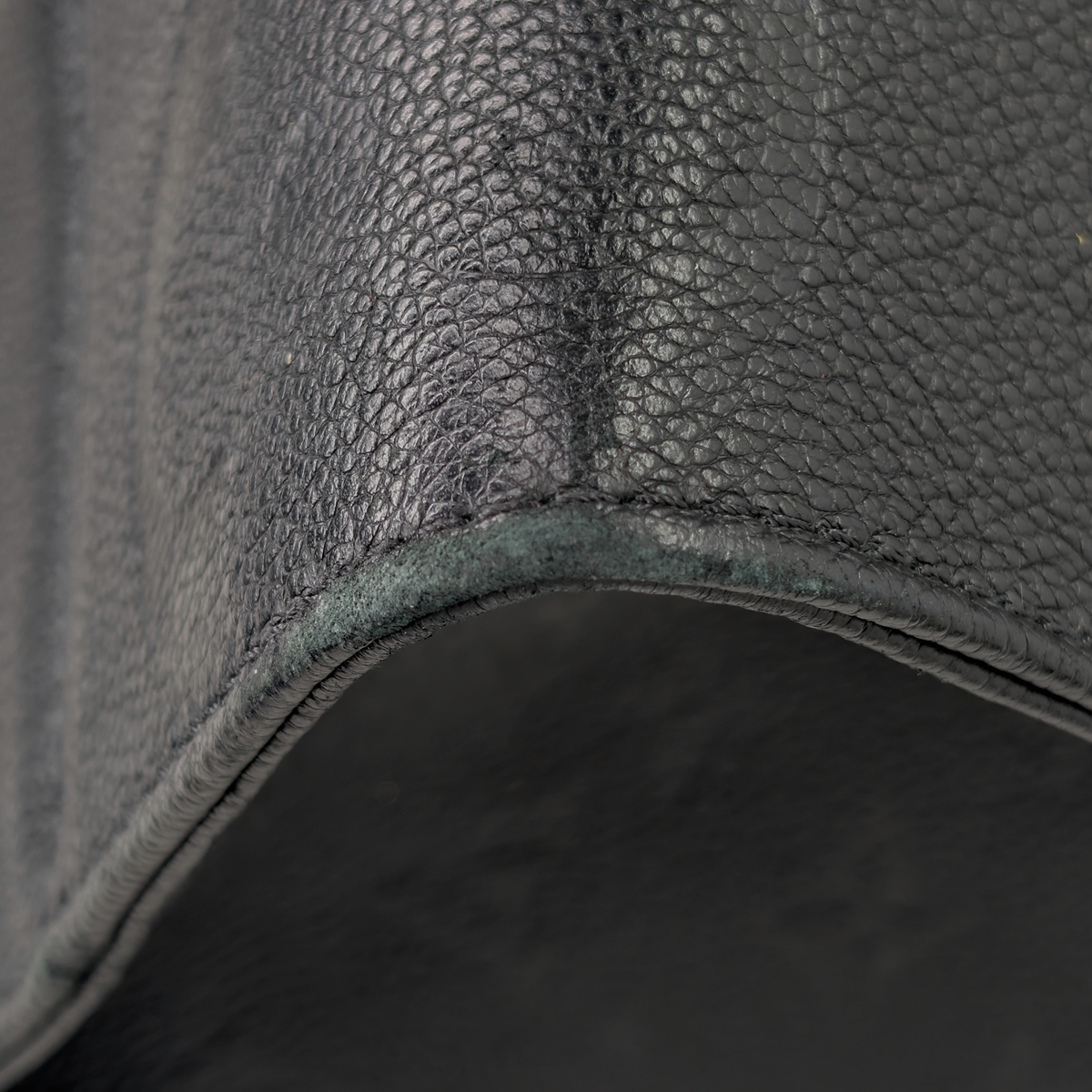 Louis Vuitton Onthego MM Empreinte Leather Black