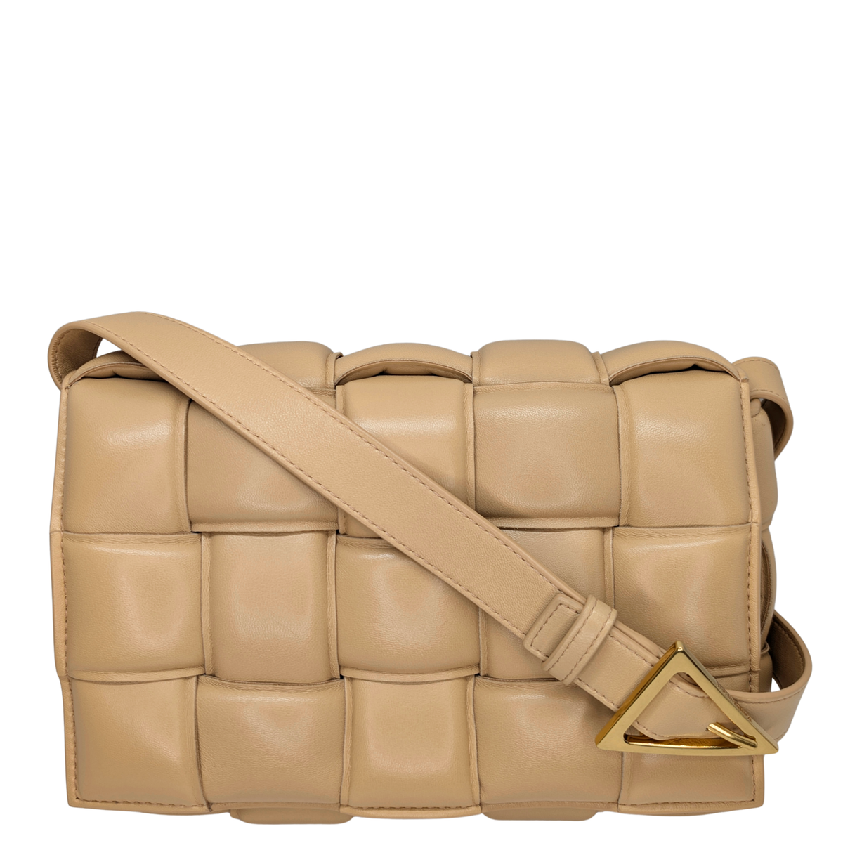 Authenticated pre-owned Second-Hand Bottega Veneta Tote Bags available in the UAE