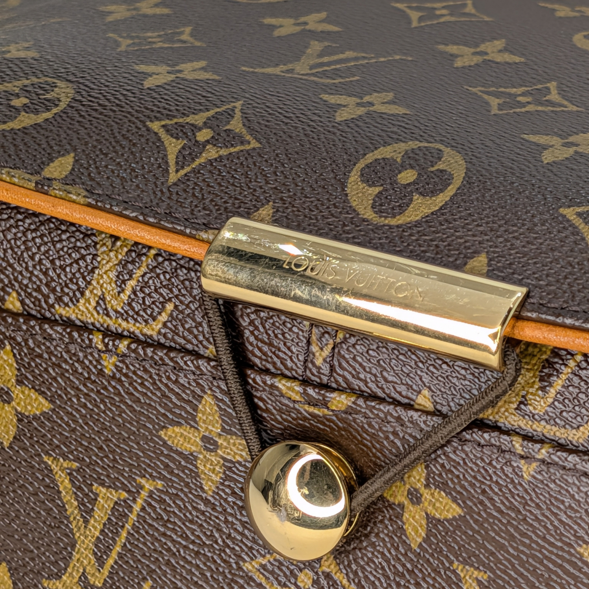 Louis Vuitton Abbesses Messenger Bag