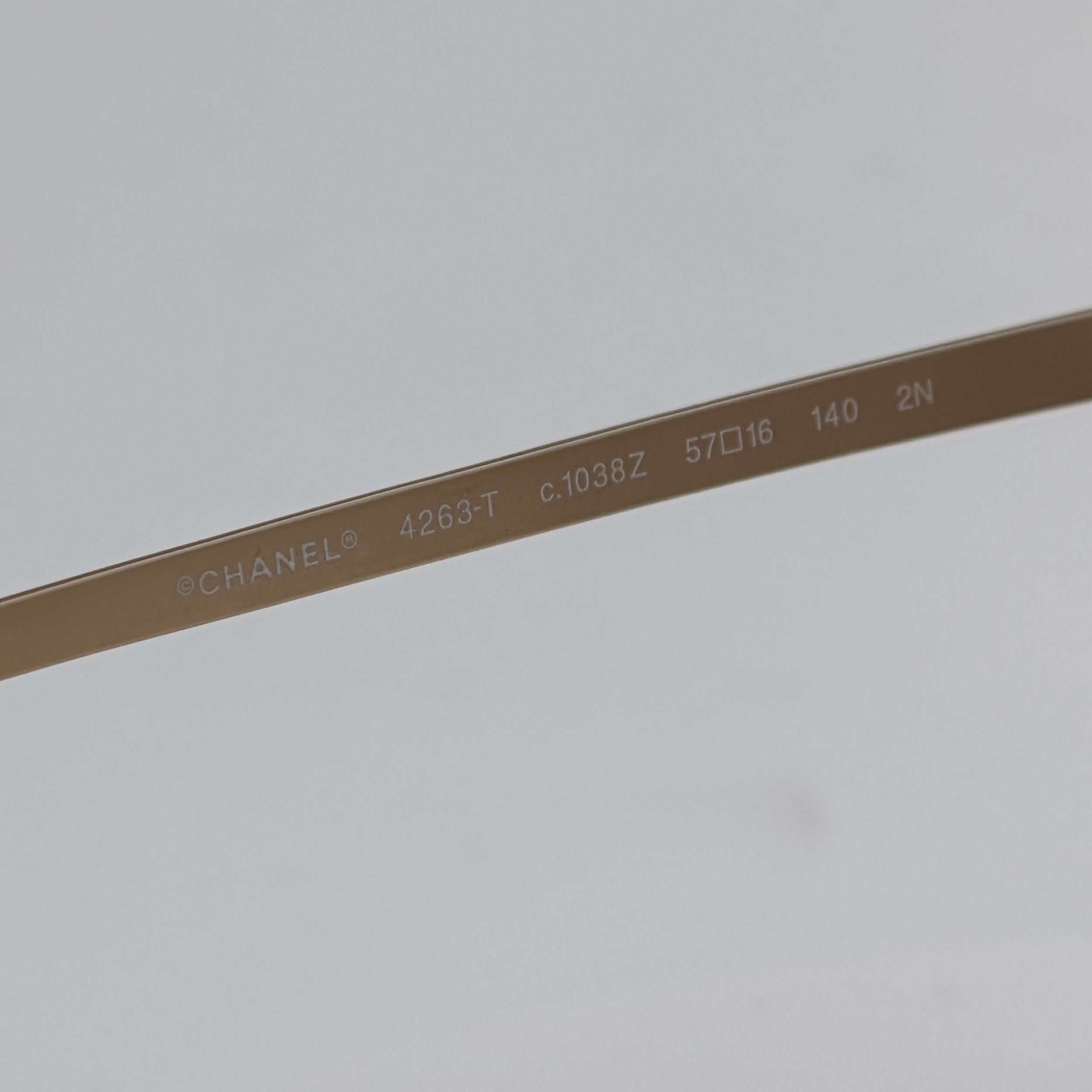 نظارات شانيل الشمسية 4263-T C1038Z تيتانيوم