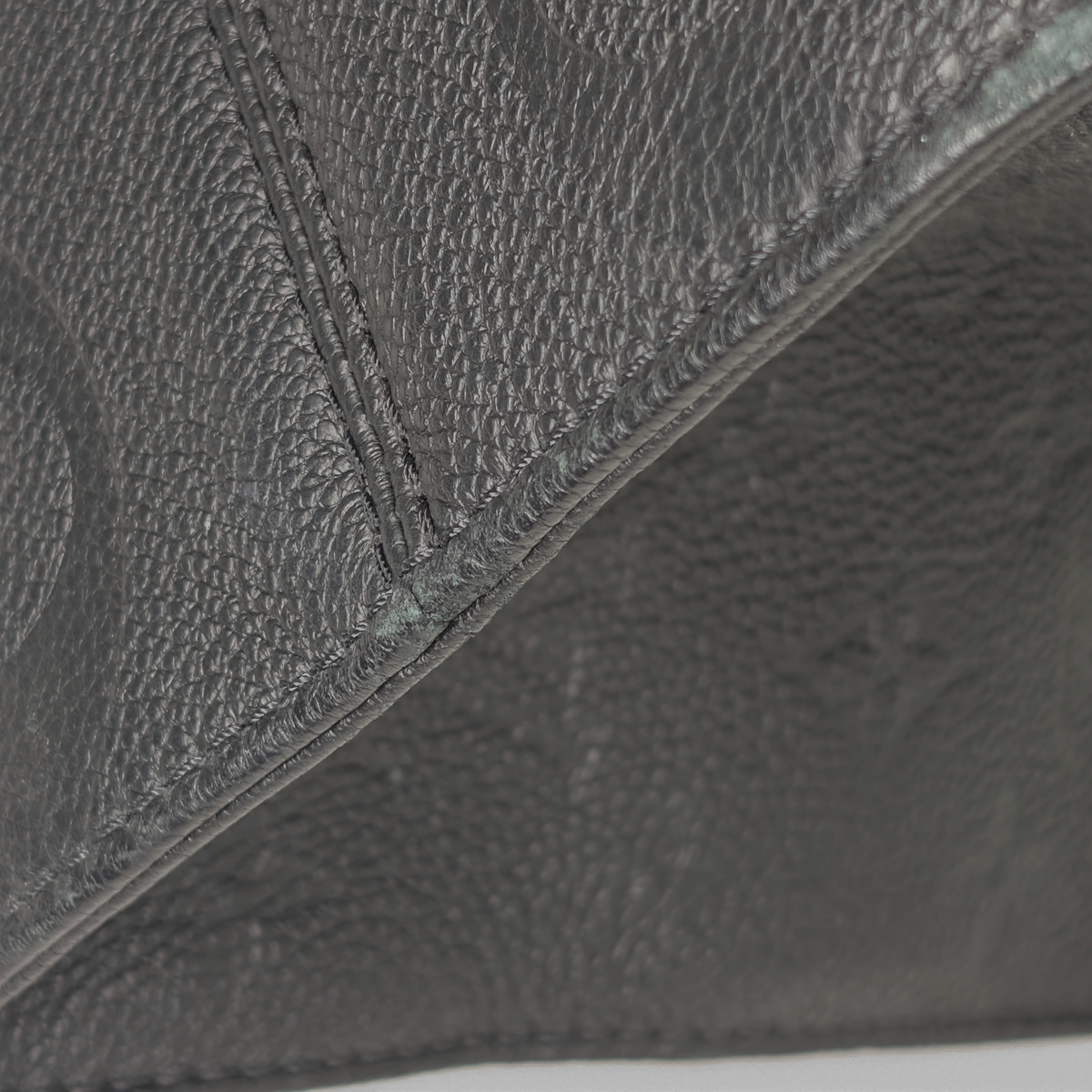 Louis Vuitton Onthego MM Empreinte Leather Black