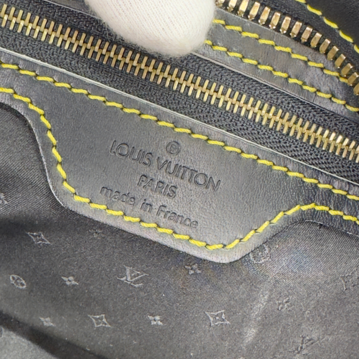 Louis Vuitton  L'Epanoui PM Suhali Leather Black