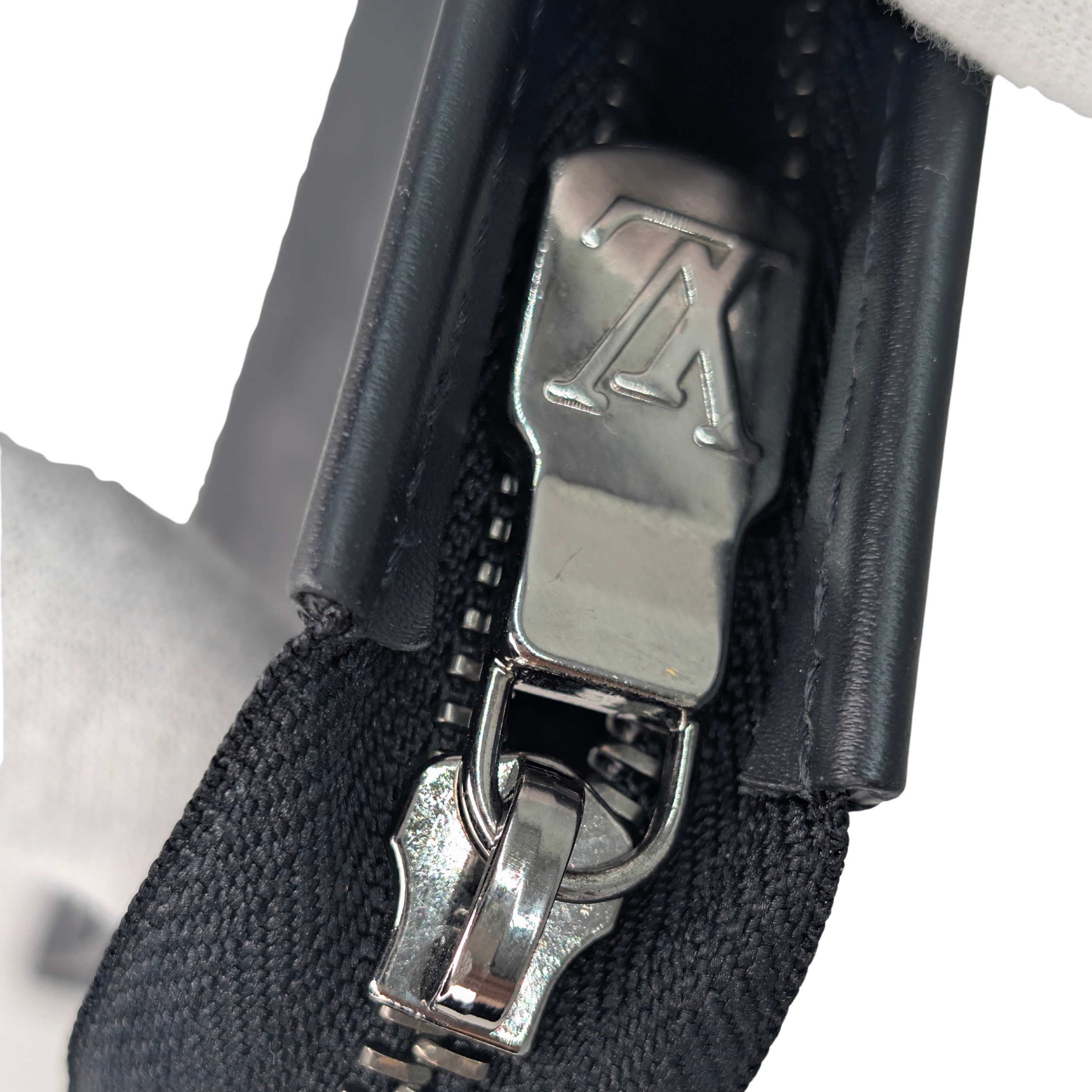 Louis Vuitton Pochette Voyage MM Clutch