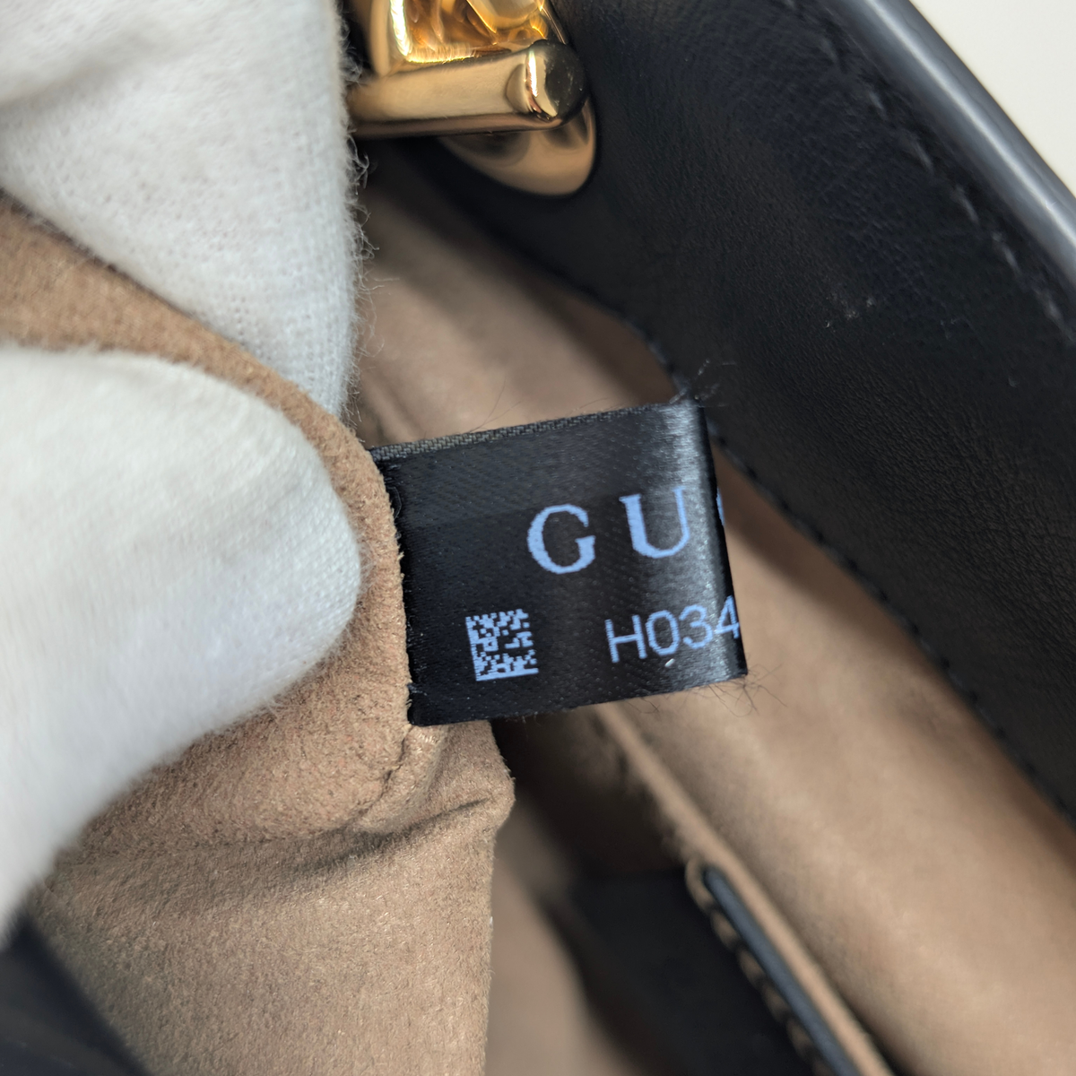 حقيبة كتف غوتشي بادلوك صغيرة من قماش GG Supreme