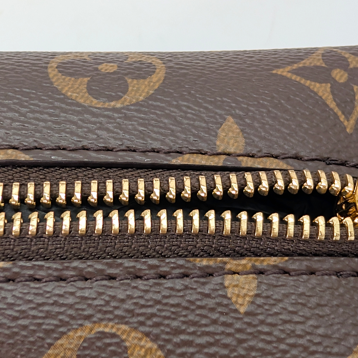 حقيبة لويس فويتون سايد ترانك MM Monogram