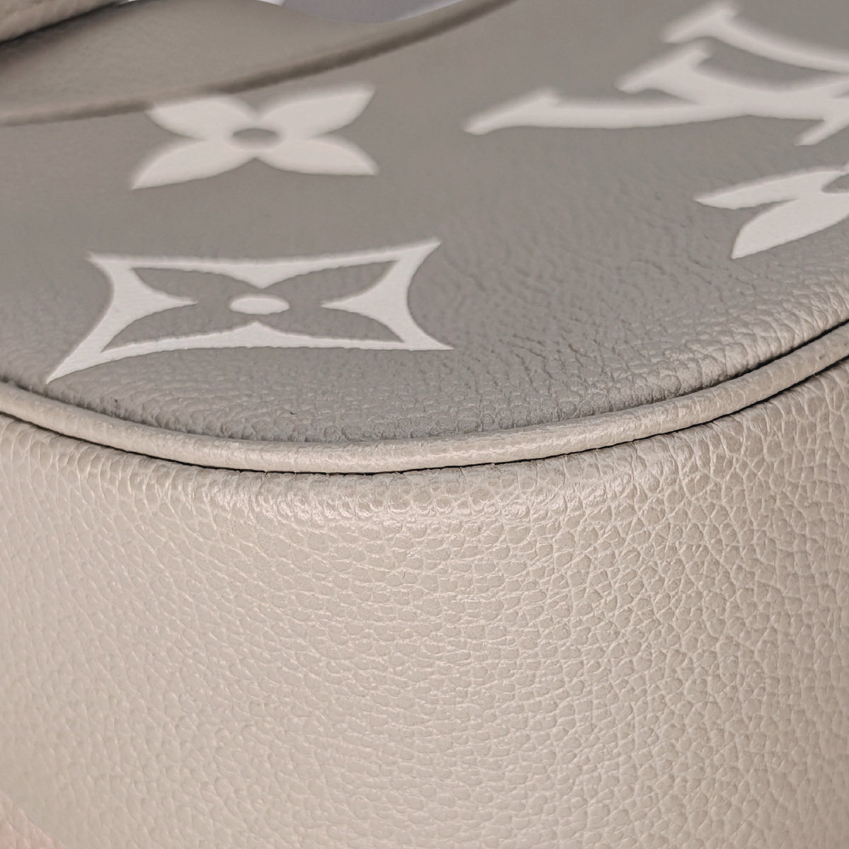 Louis Vuitton Bagatelle Monogram empreinte Leather Bicolor Grey/Crème Beige