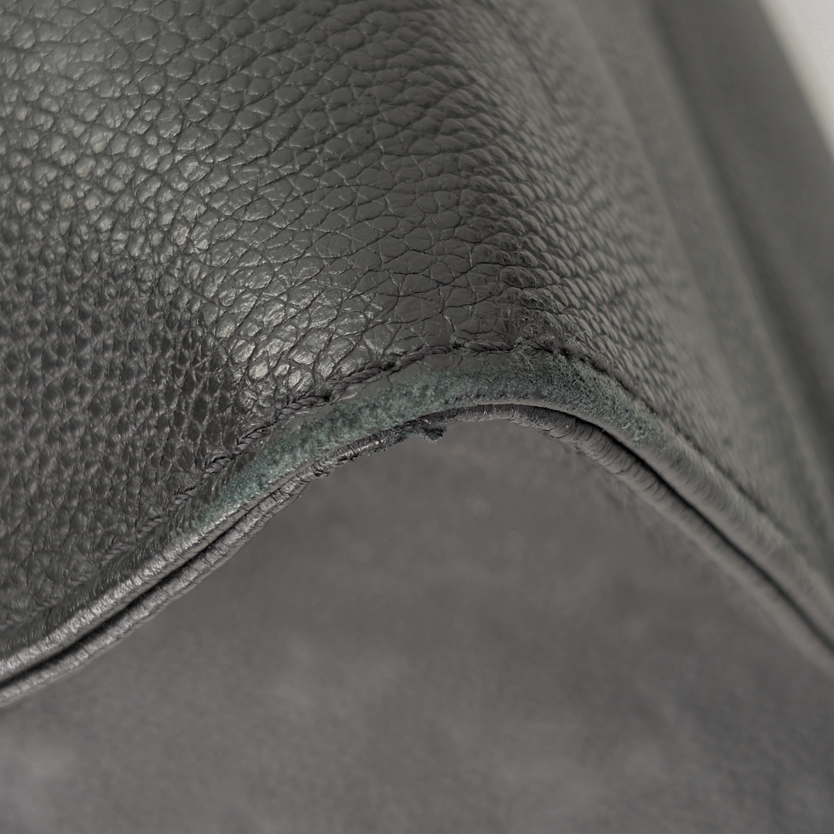 Louis Vuitton Onthego MM Empreinte Leather Black