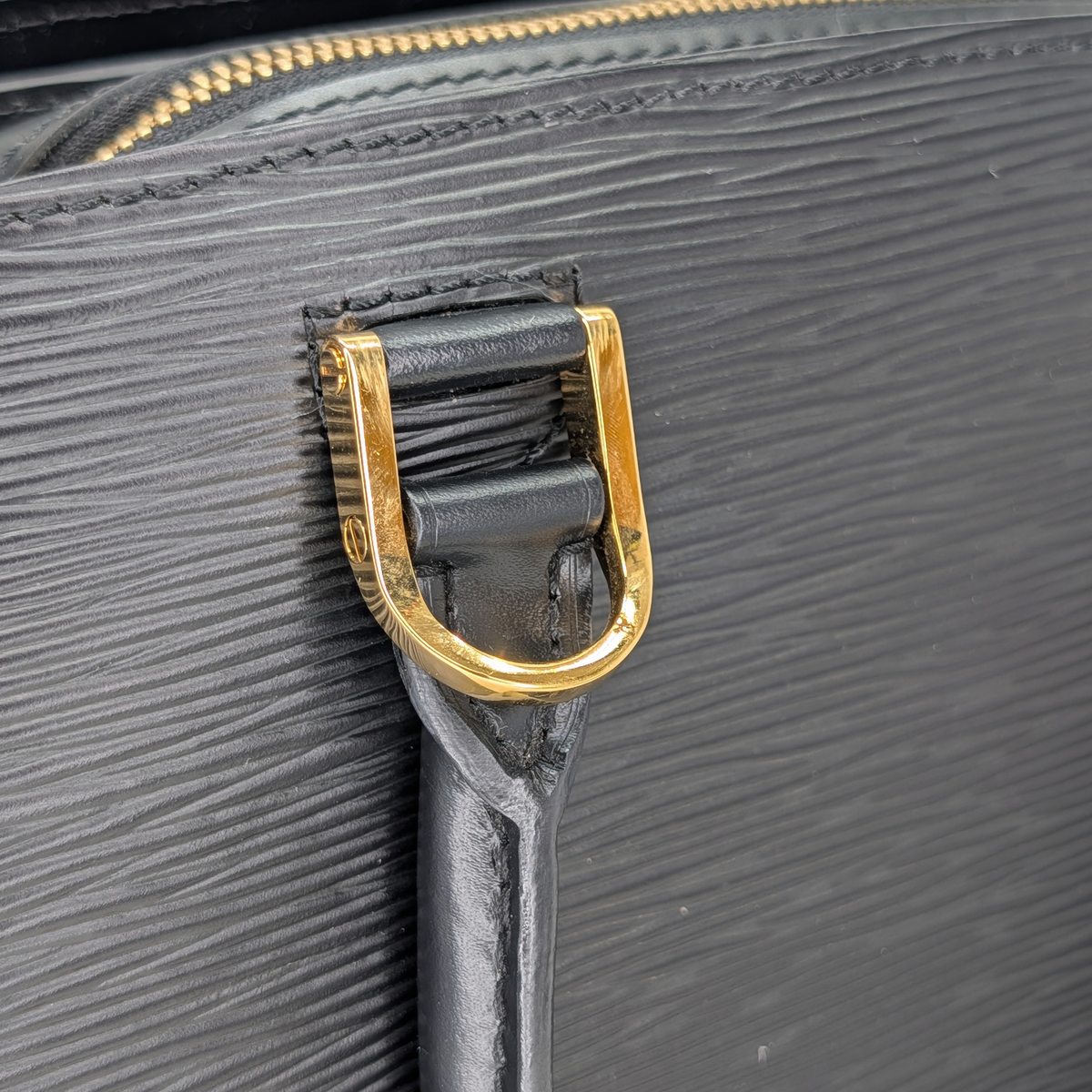 Louis Vuitton Pont Neuf Épi Handbag